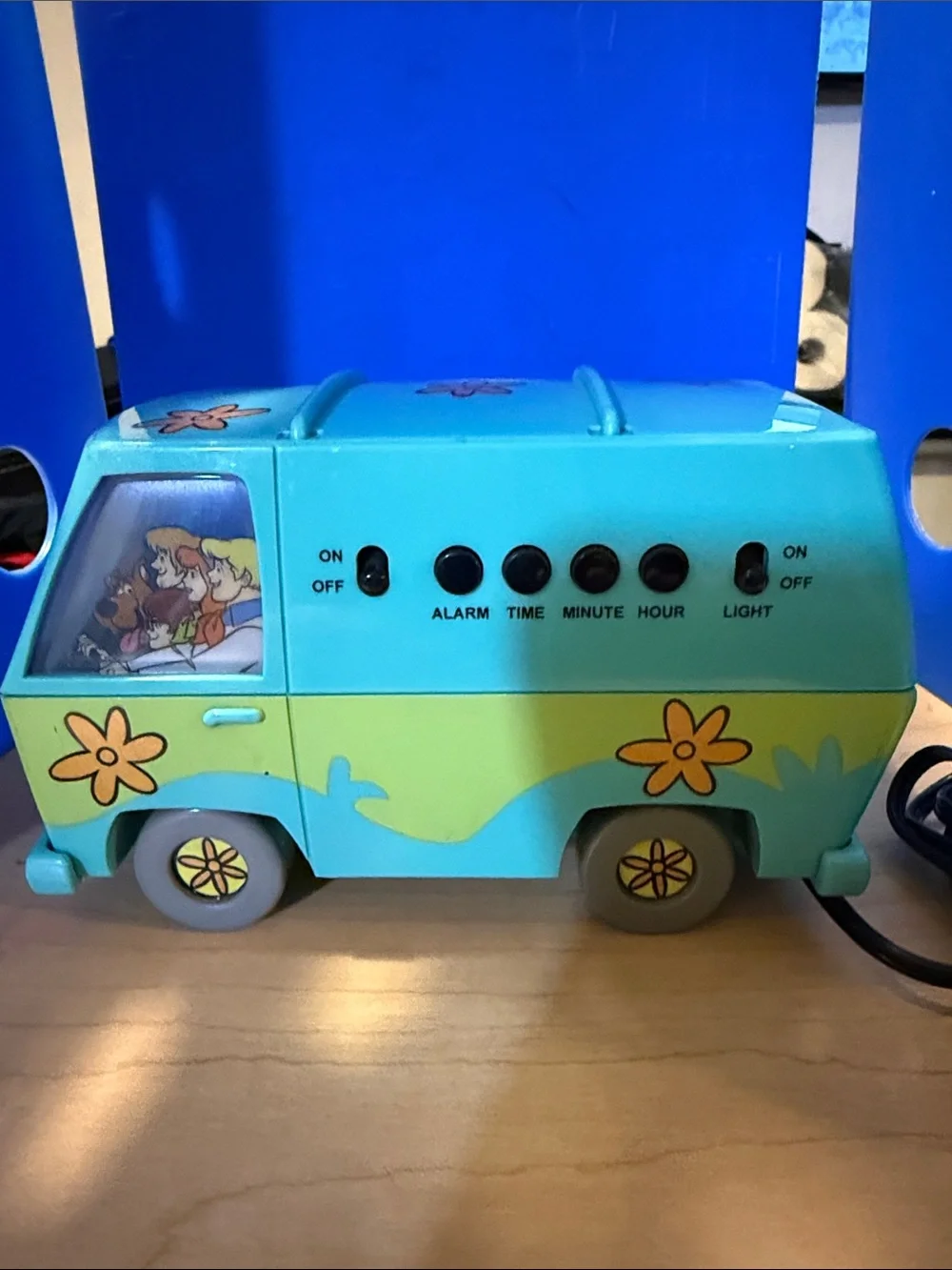 Rare Vintage 99 Westclox Scooby-Doo Mystery Machine alarm clock.Everything works